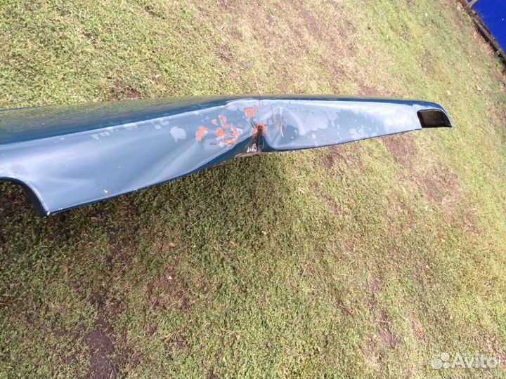 Капот на ваз Нива (с дефектом)