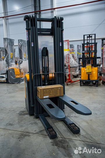 Самоходный электрический штабелер 1,5 т 4,5 м