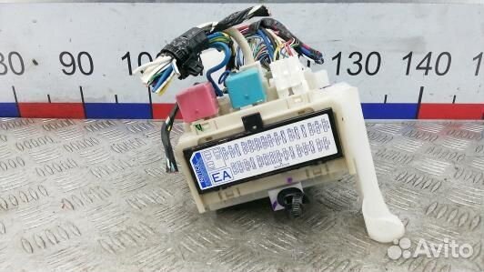 Блок предохранителей toyota corolla E15 (8DN26M101
