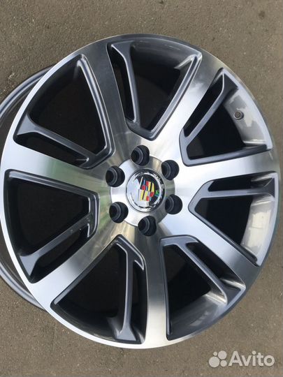 Диски на Cadillac Escalade R22 новые