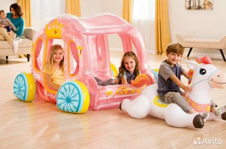 Игровой надувной центр Карета принцессы, 145х135