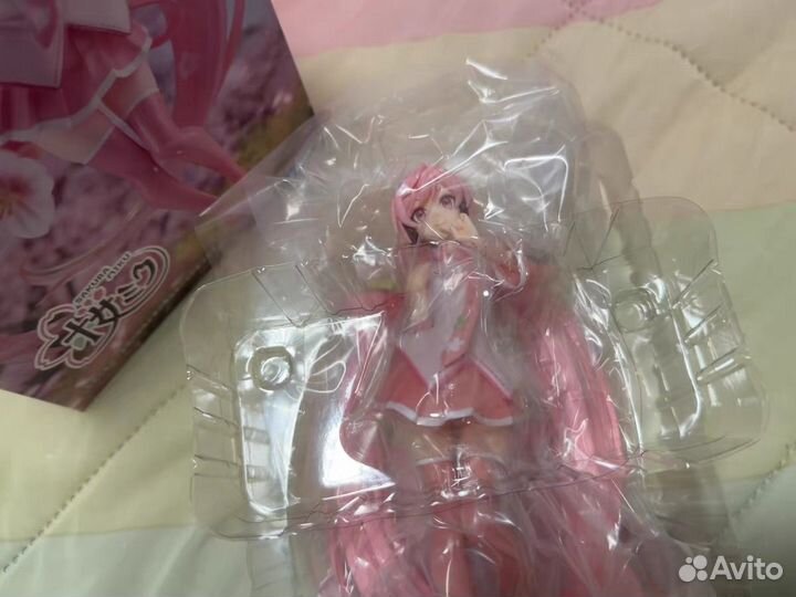 Фигурка аниме Хатсуне Мику Сакура