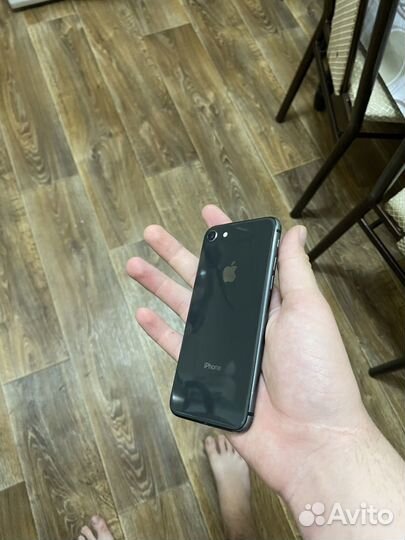 iPhone 8, 64 ГБ