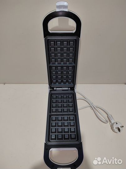 Вафельница для бельгийских вафель Kitfort KT-1643