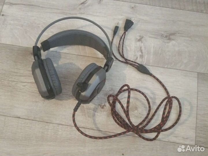 Игровые наушники