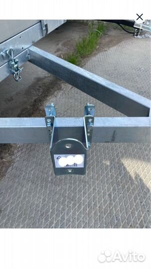 Кронштейн запасного колеса для прицепа