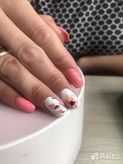 Маникюр, педикюр, наращивание ногтей