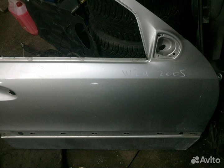 Дверь передняя правая mercedes w211