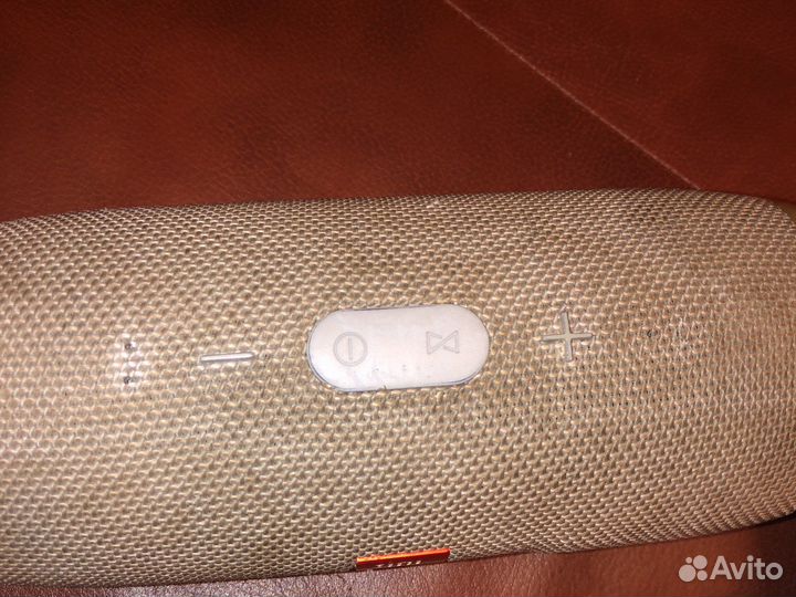 Колонка jbl charge 3