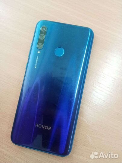 Телефон Honor 10i
