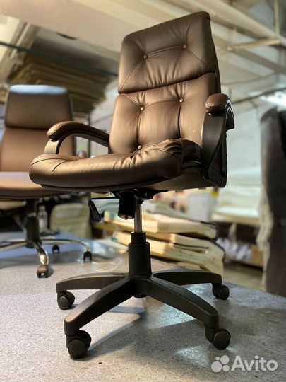 Офисное кресло