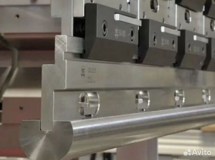 Листогибочный пресс с чпу 3000мм 60 тонн