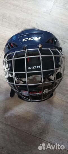 Хоккейный шлем