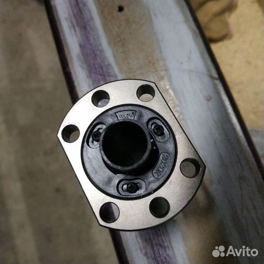 Рельсовые направляющие hiwin