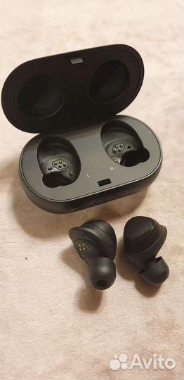 Беспроводные наушники Samsung gear iconx