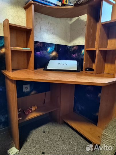 Компьютерный стол
