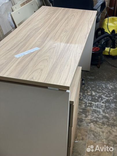 Компьютерный письменый стол