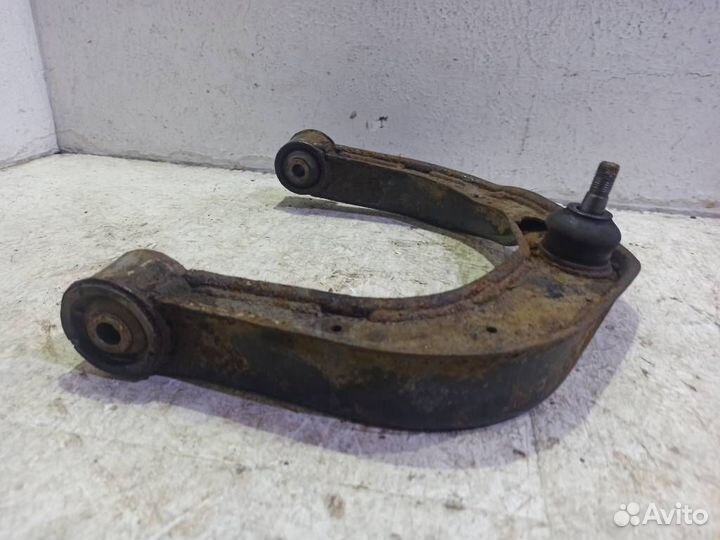 Рычаг передний правый верхний