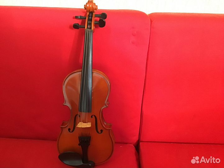 Скрипка 1/8 и пюпитр
