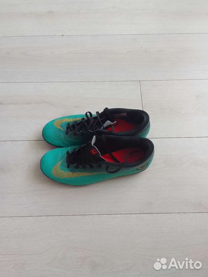 Футбольные бутсы, 42.5 размер