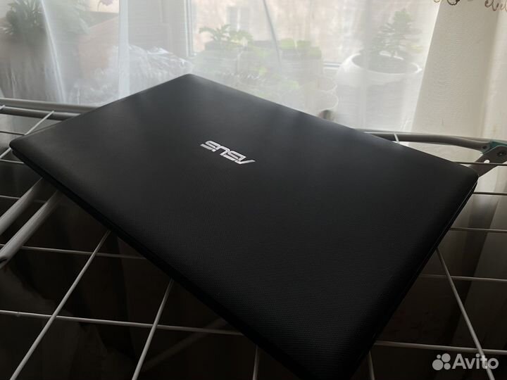 Ноутбук asus x552m