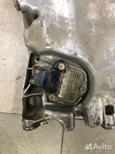 Масляный поддон датчиком уровня масла 2.0 FSI BVY