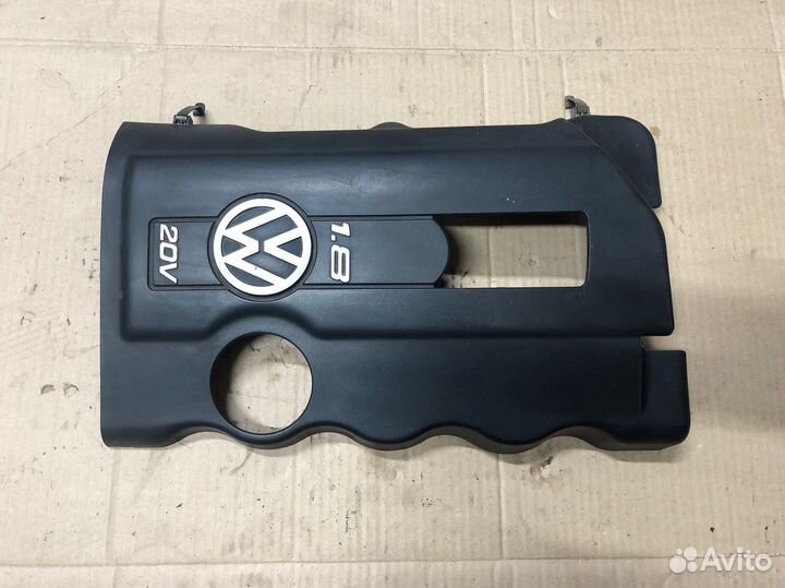 Декоративная крышка двигателя VAG 1.8 ADR/AFY