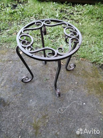 Столик (подставка для цветов) без стекла