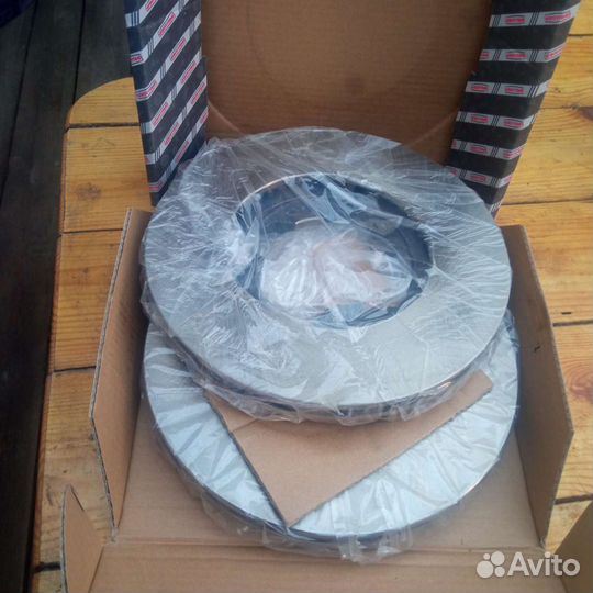 Тормозные диски+накладки передние Хонда Аккорд 94г