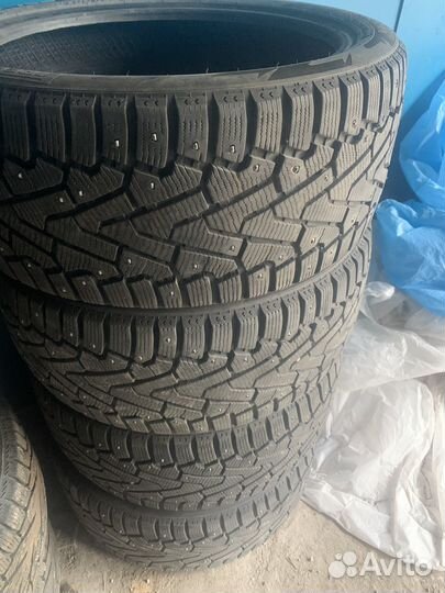 Pirelli Ice Zero 245/40 R18 97H