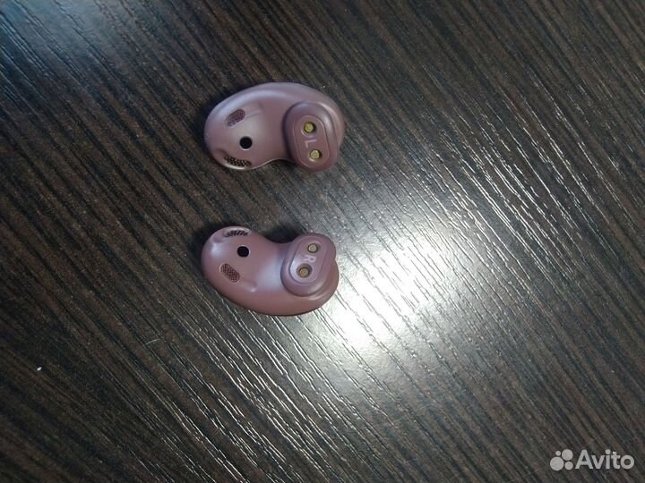 Беспроводные наушники samsung galaxy buds live