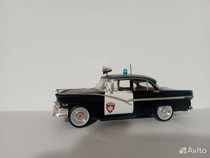 Ford fairlane 1:43
