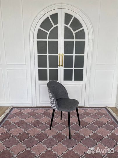 Стул интерьерный
