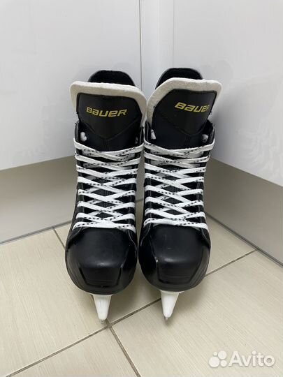 Коньки хоккейные bauer s140
