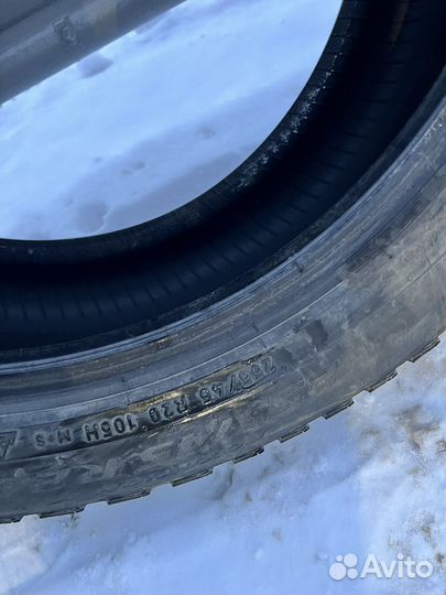 Pirelli Ice Zero 2 255/45 R20