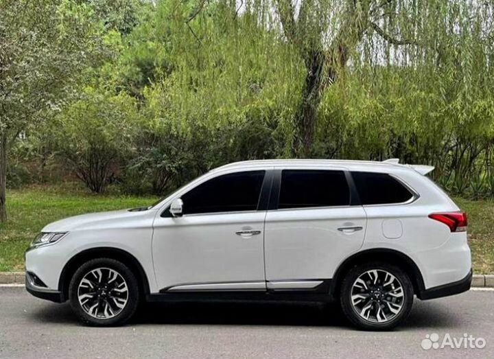 Mitsubishi Outlander 2.4 CVT, 2020, 43 000 км