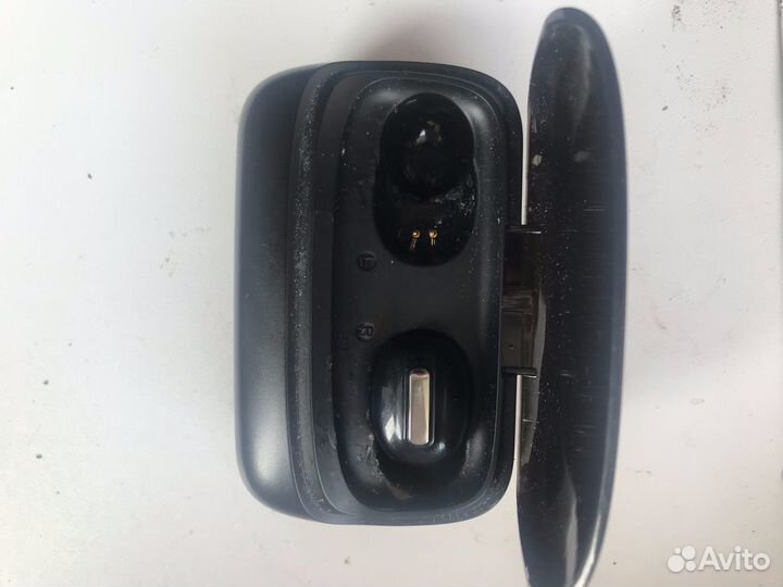 Беспроводной наушник продам Borofone