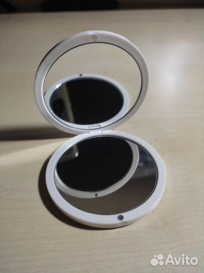 Зеркальце карманное