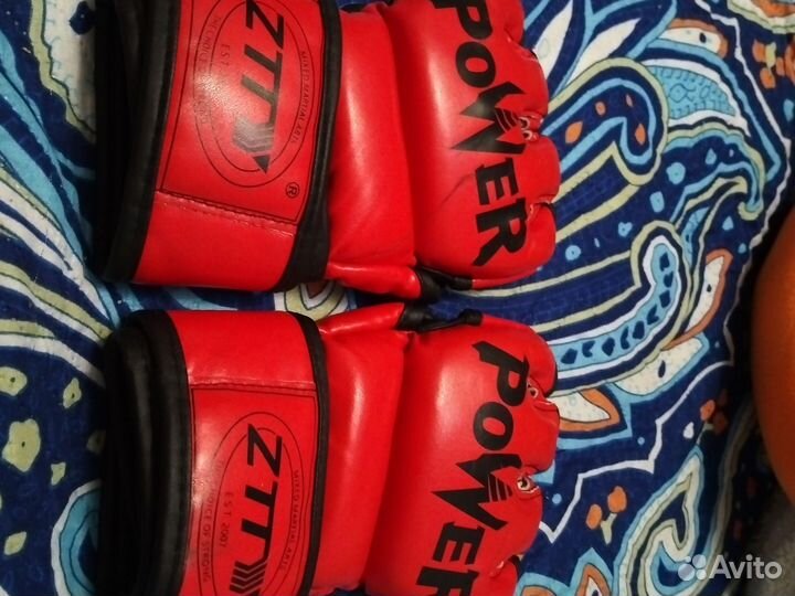 Боксерские перчатки
