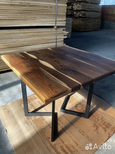 Стол в стиле лофт