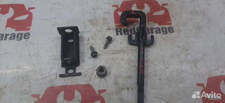 Крюк буксировочный передний левый Jeep Grand