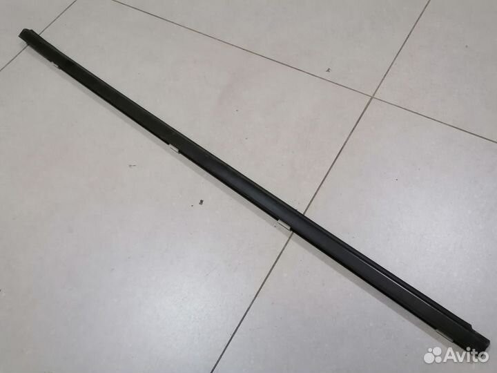 Накладка стекла двери Nissan Almera Classic B10