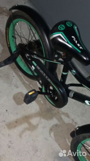 Детский велосипед 16 с дополнительными колёсиками