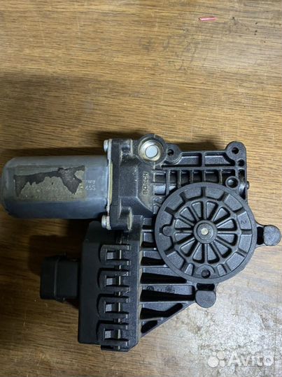 Моторчик стеклоподьемника опель астра2009г