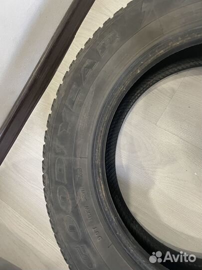 Goodyear UltraGrip Ice 205/60 R16 92T