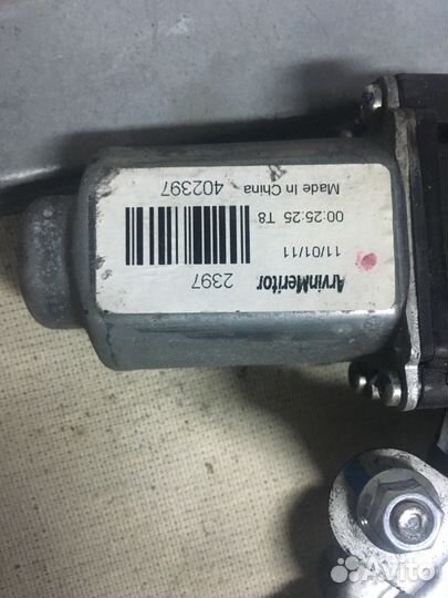 Hyundai Solaris Стеклоподьемниг задний правый