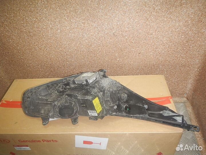 Фара левая Kia Ceed