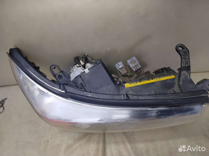 Фара правая левая Toyota Land Cruiser 200