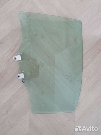 Стекло. На левую дверь. Хонда аккорд 2008г