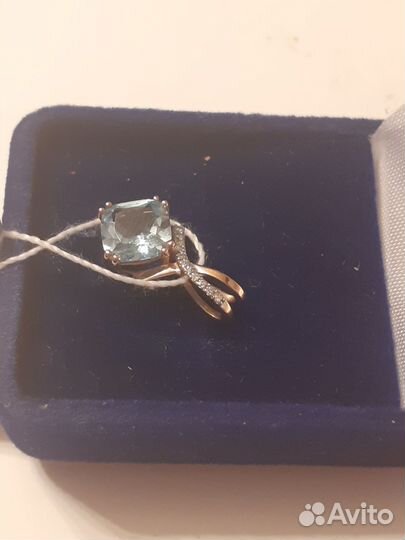 Подвеска золотая 585 пробы с топазом и 11 бр